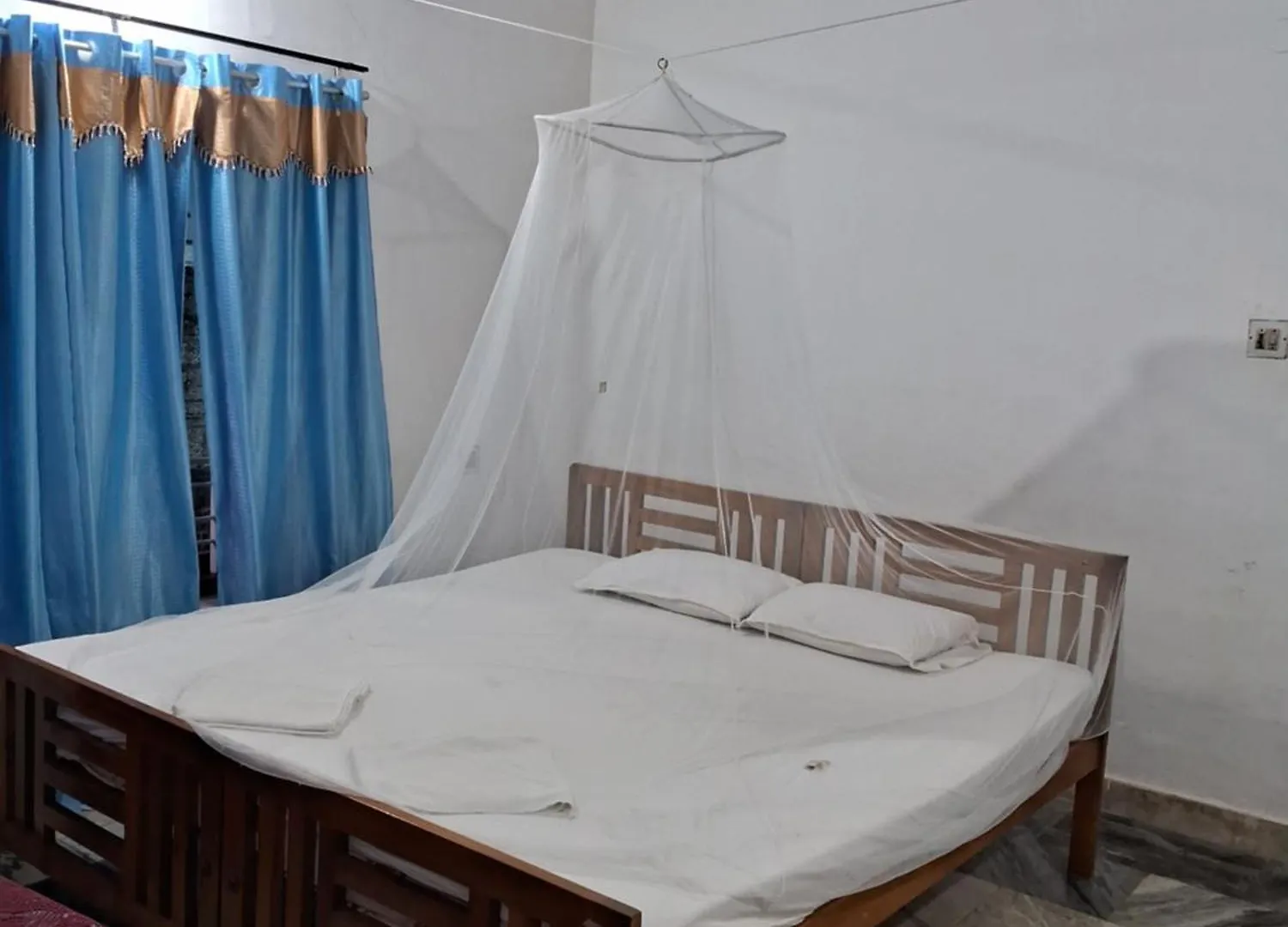 ורקלה Deauvill Home Stay בית אירוח